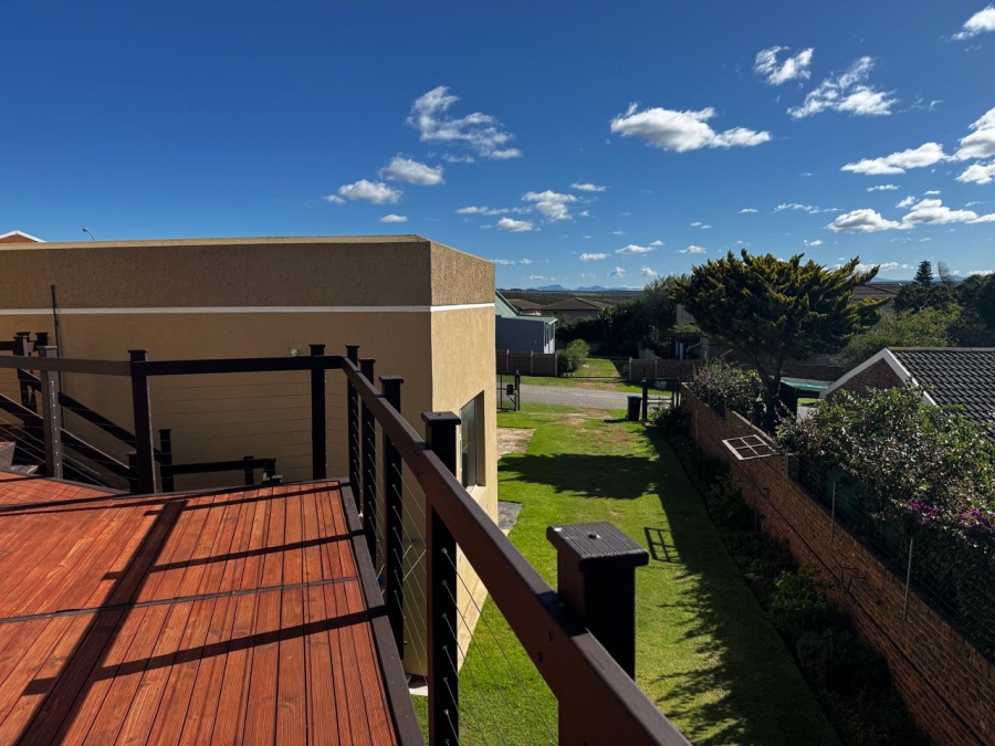 3 Bedroom Property for Sale in Wavecrest Eastern Cape